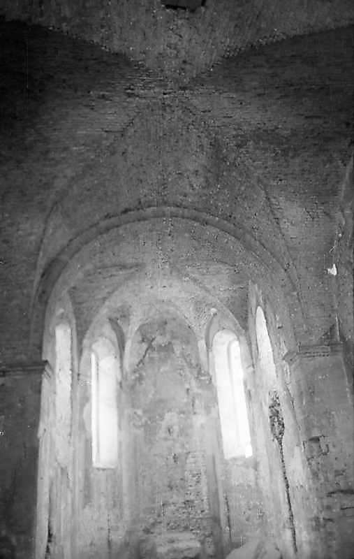 1977 р. Інтер’єр вівтаря