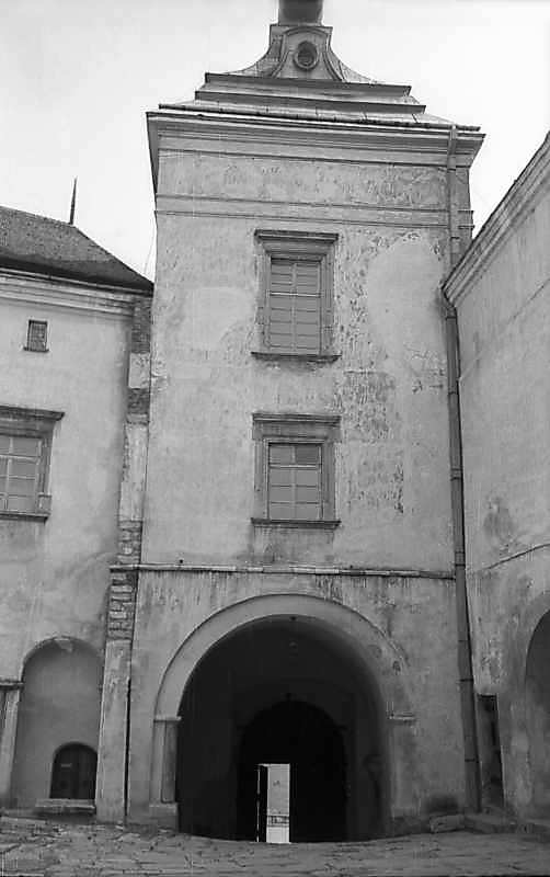 1977 р. Надбрамна башта. Вигляд із…