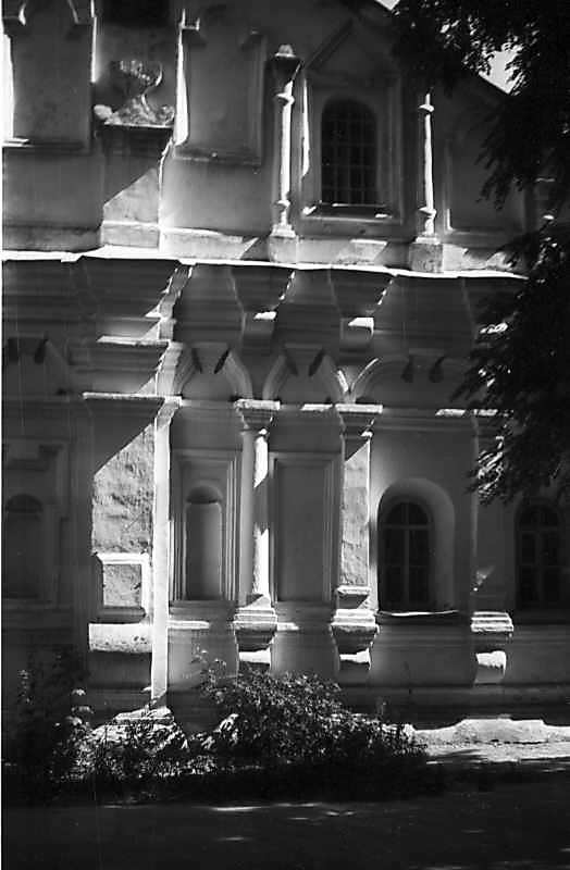 1977 р. Фрагмент західного фасаду.…