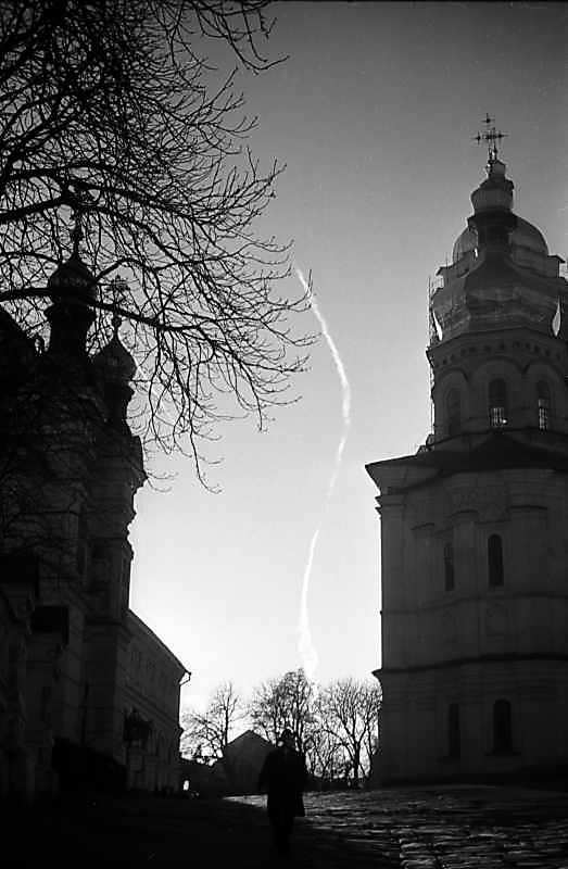 1977 р. Трапезна, Успенський собор і…