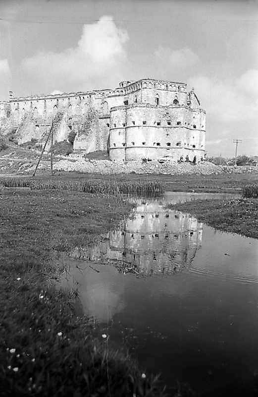 1978 р. Палац і східна башта. Вигляд з…