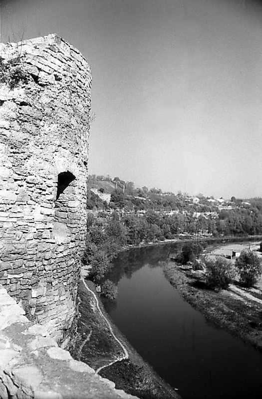 1979 р. Башта нависає над Смотричем