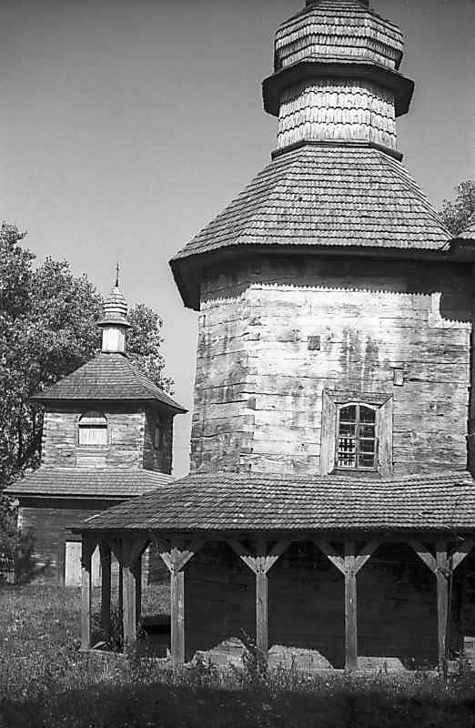 1979 р. Дзвіниця і бабинець. Вигляд з…