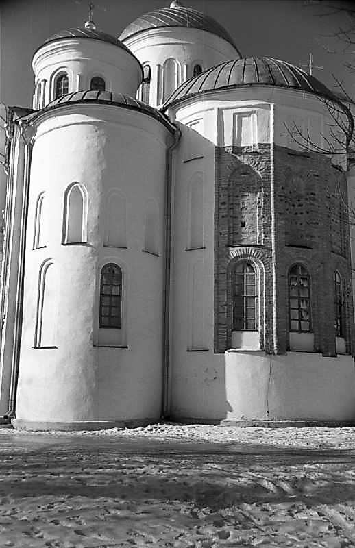 1980 р. Південна та центральна апсиди.…