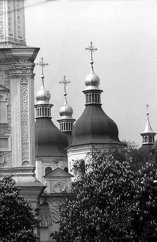 1983 р. Фрагмент дзвіниці і верхи…