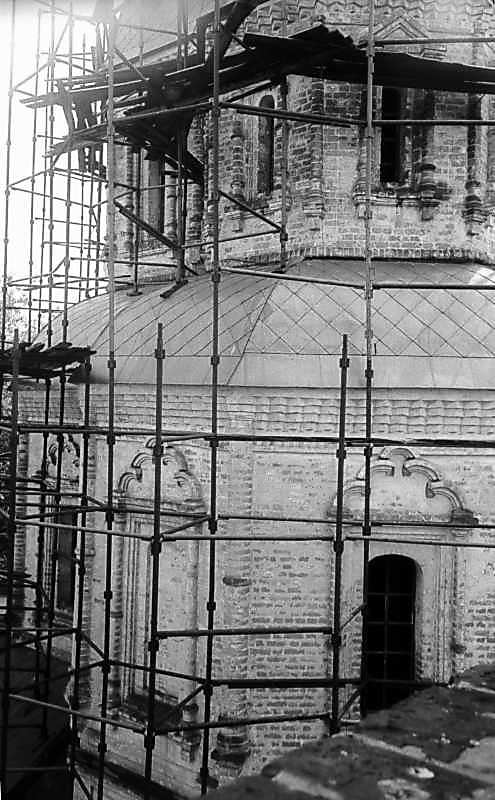 1983 р. Фрагменти бабинця і нави.…