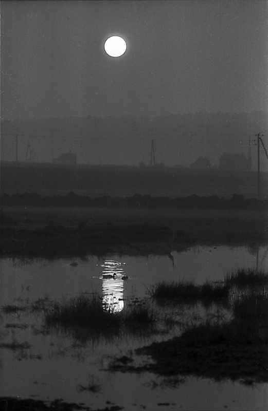 Краєвид зі стаком і сонцем в ранковій…