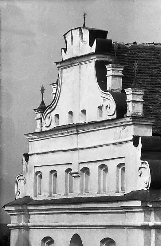 Західний фронтон