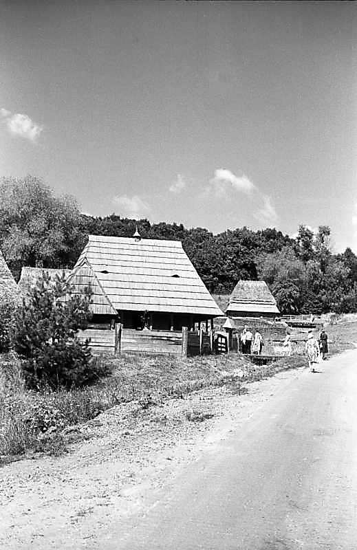 1983 р. Загальний вигляд (праворуч –…