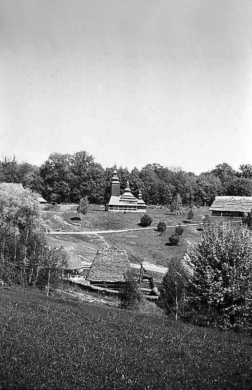 1984 р. Вигляд з півдня (хата з…