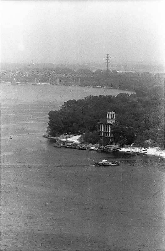 1984 р. Вид на Дніпро, Гідропарк і…