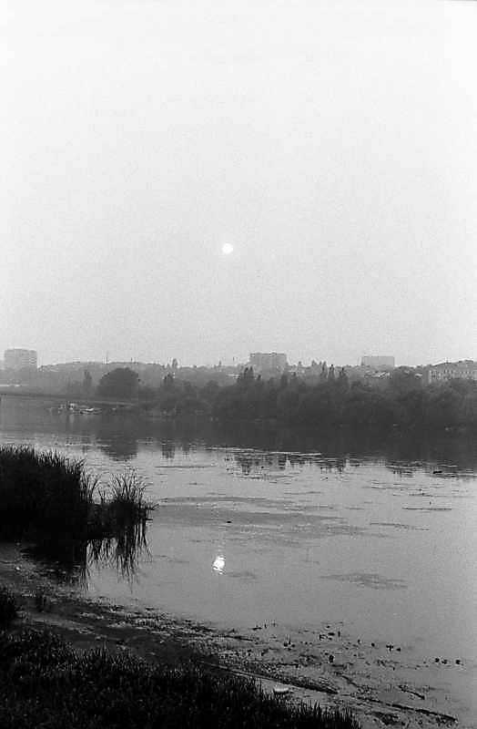 1984 р. Вид на ріку Бог на закаті сонця