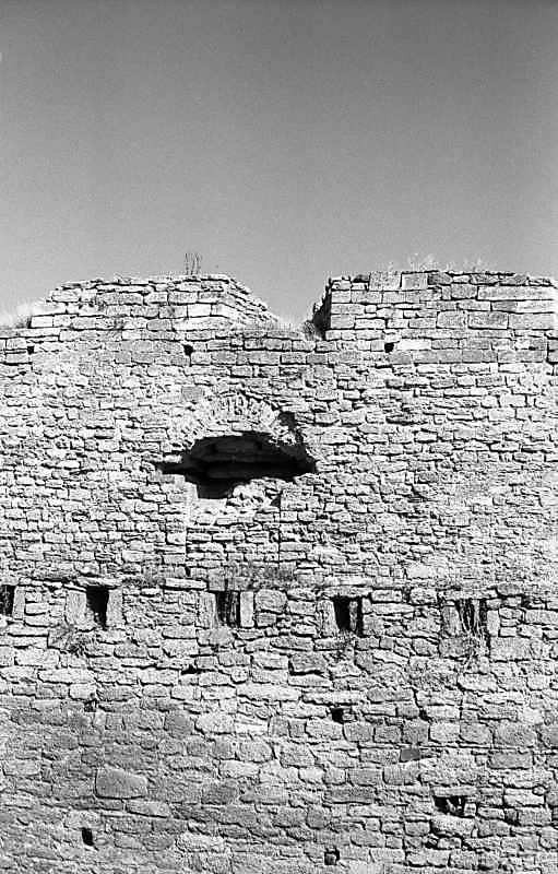 1984 р. Замурована фіртка (?) між…