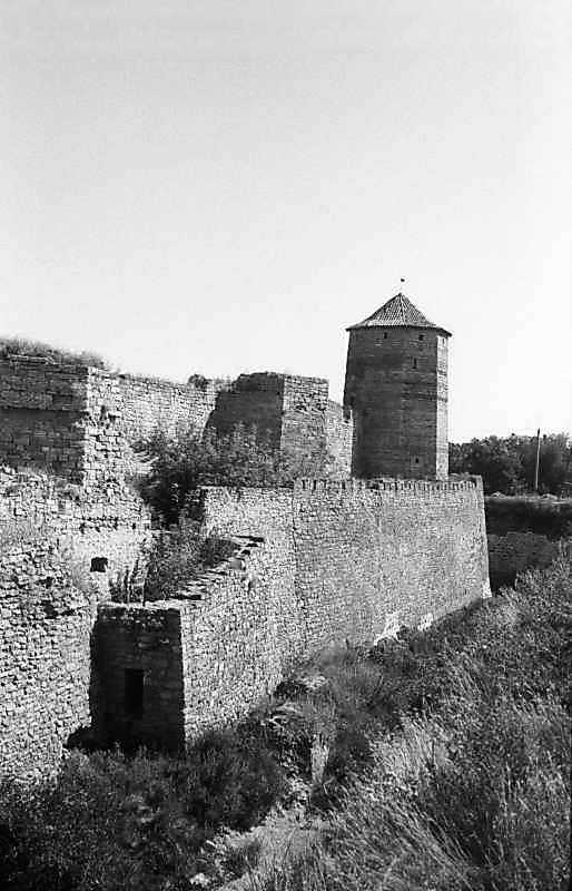 1984 р. Південний фронт з баштами 8,…