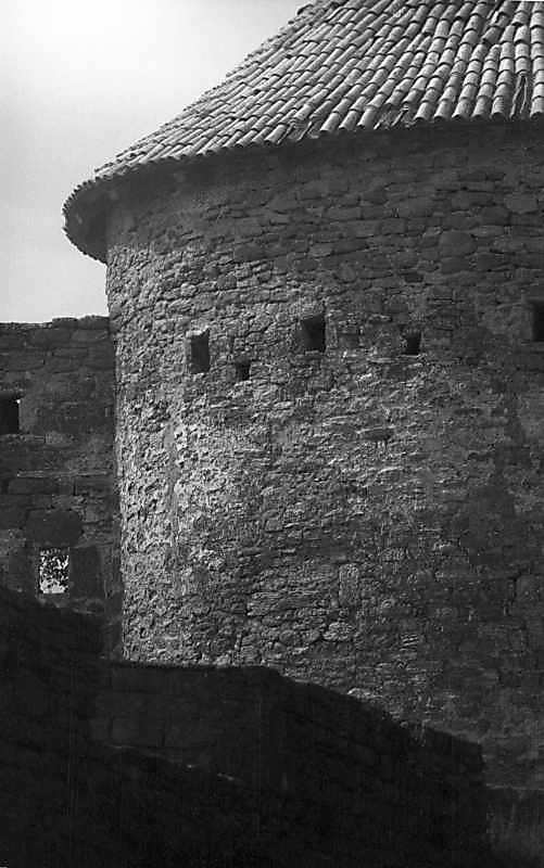 Фрагменти північного муру середнього…