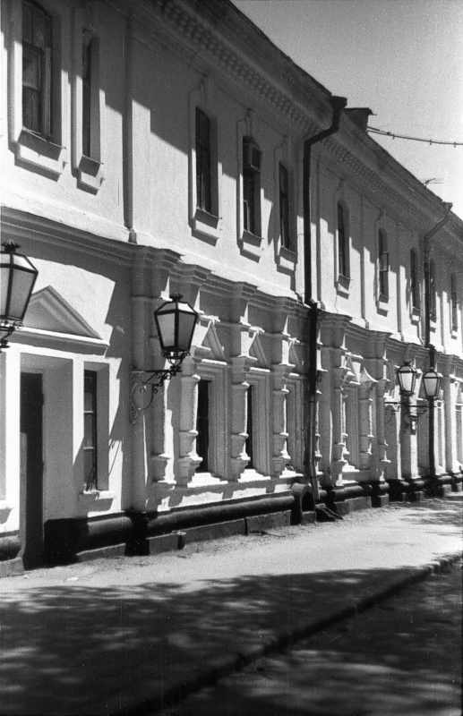 1986 р. Фрагмент західного фасаду.…