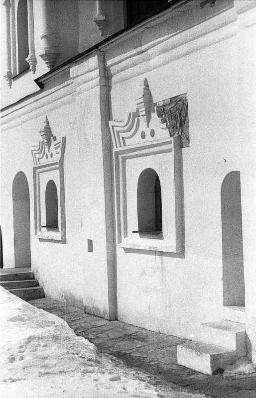 1987 р. Вікна 1-го ярусу апсиди.…