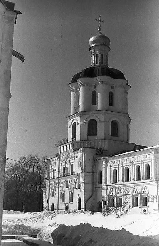 Дзвіниця і трапезна