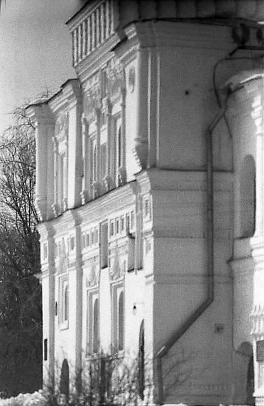 Нижні яруси дзвіниці