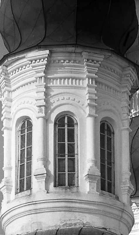 Барабан південно-західного бічного верху