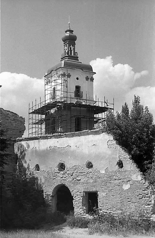 Фрагмент північного крила на тлі…