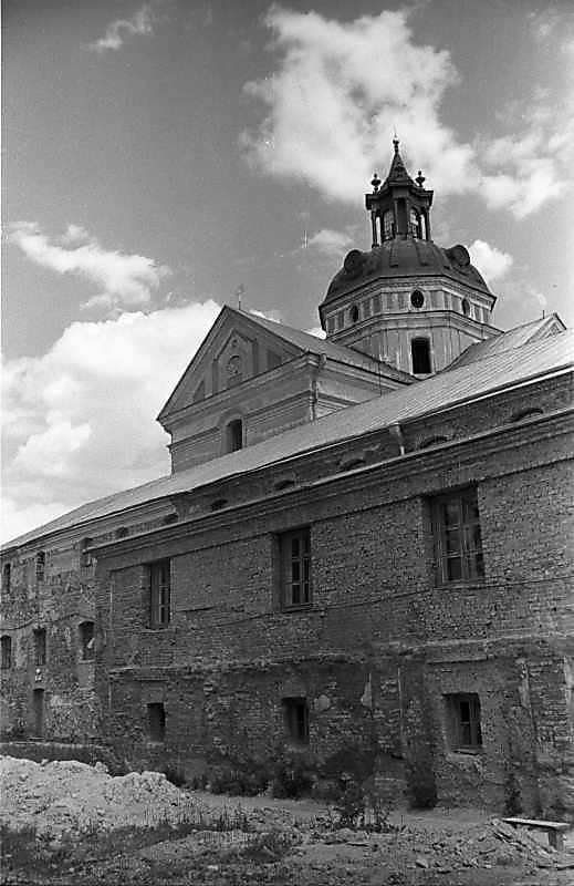 1987 р. Корпус келій і костел. Вигляд…