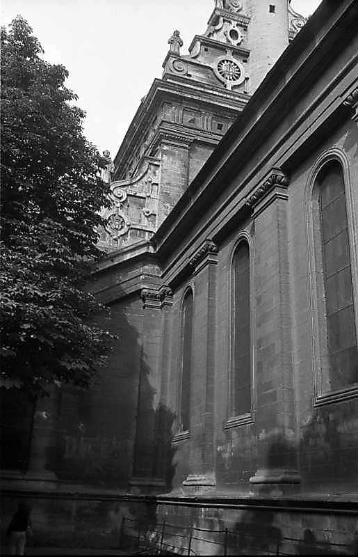 1987 р. Фрагмент східного фасаду і…