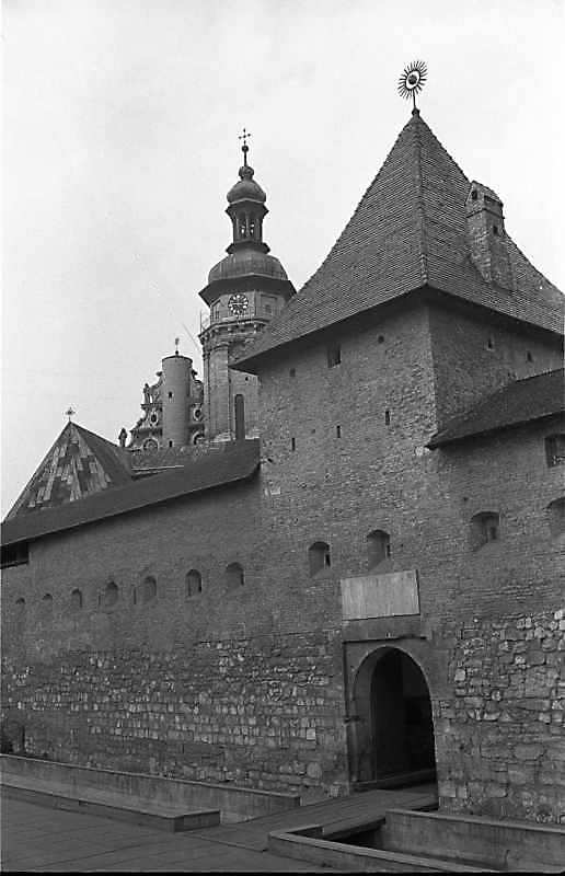 1987 р. Фрагмент муру і Глинянська…