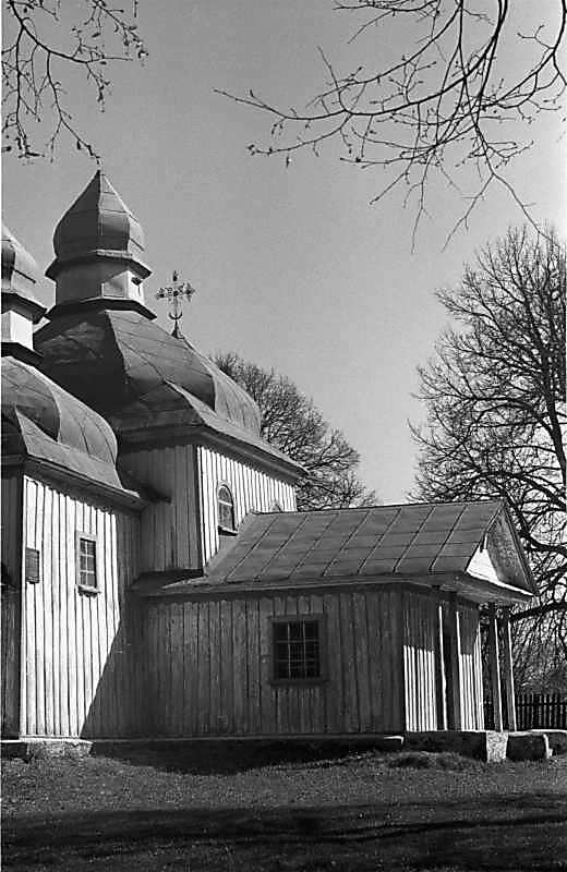 Нава і південний притвор