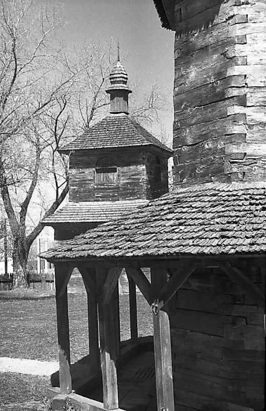 1988 р. Галерея бабинця на тлі…