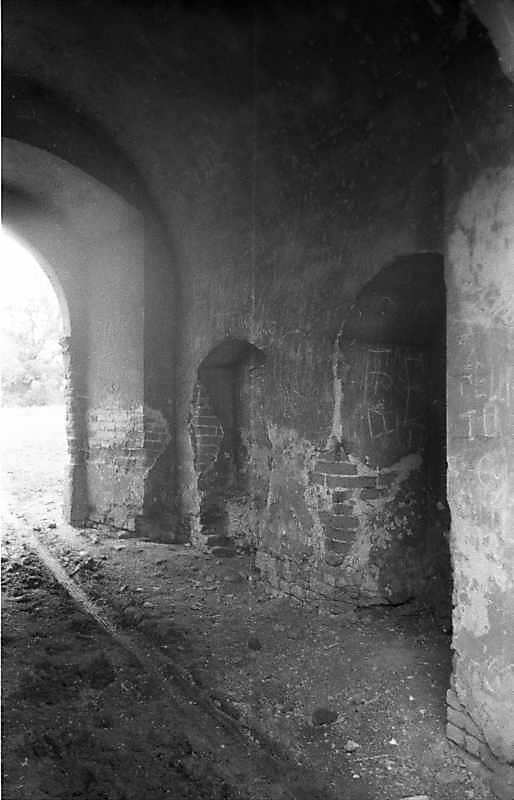 Південна стіна проїзду