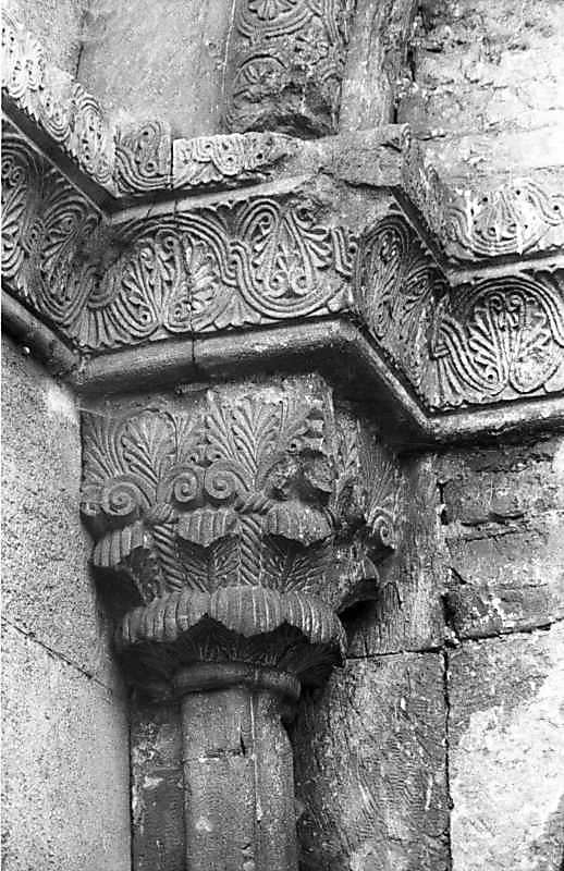 Архітрав і капітель