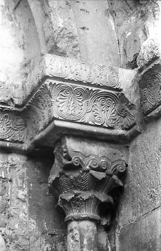 Архітрав і капітель