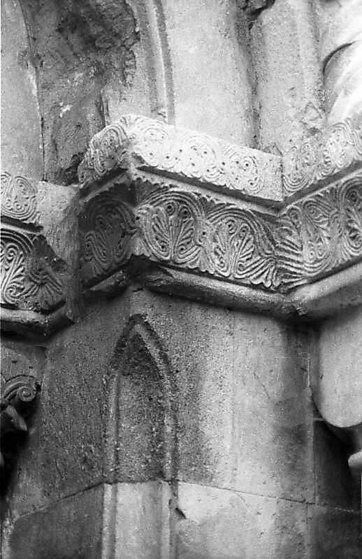 Архітрав і профіль уступу