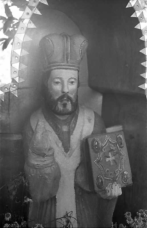 Півпостать