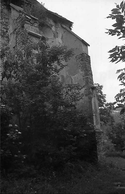 1988 р. Контрфорси вівтаря. Вигляд з…