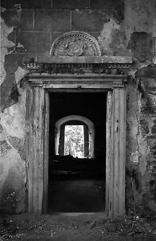 1988 р. Портал в інтер’єрі вівтаря