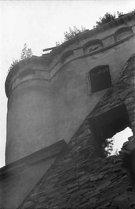 Щипець і башта