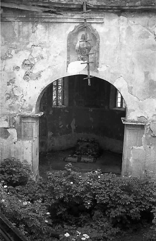 1988 р. Вид на вівтар з 3-го ярусу башти