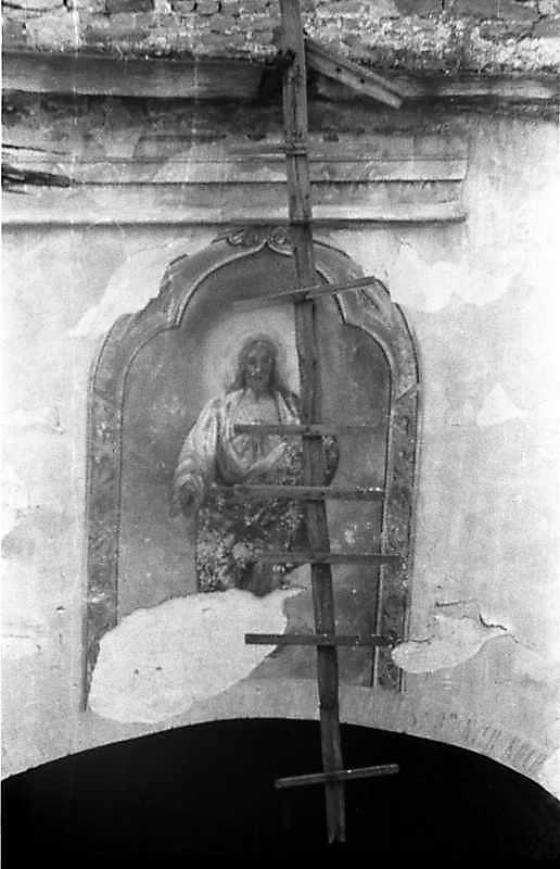 Образ Христа над аркою вівтаря