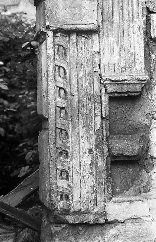 Різьблений одвірок