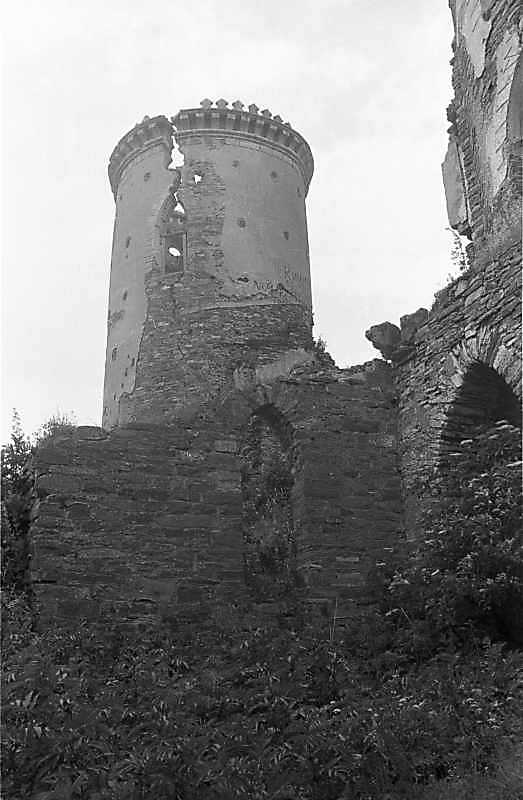 1988 р. Цоколь північної башти на тлі…