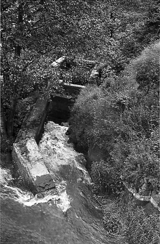 1988 р. Фрагмент недіючої сільської ГЕС