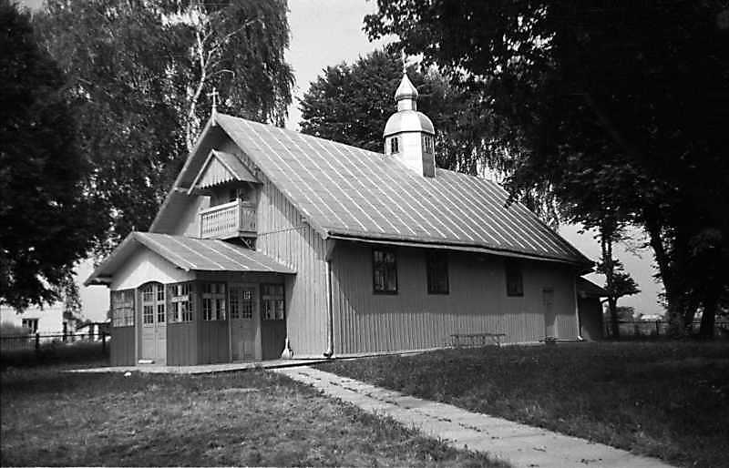 Дерев’яна церква Воскресіння 1933 р. Церква (дерев.) розташована в центрі… Церква Воскресіння