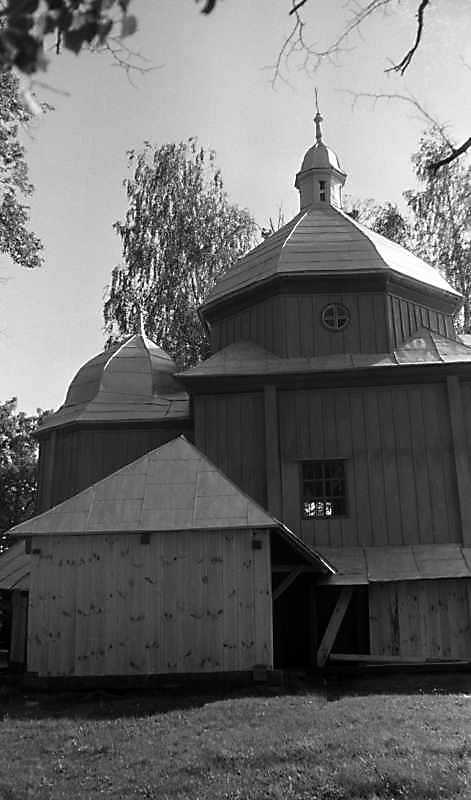 1988 р. Вівтар і нава. Вигляд з півночі