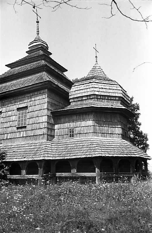 Нава і вівтар