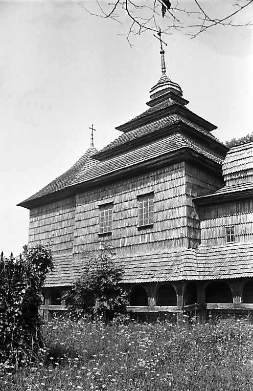 Бабинець і нава