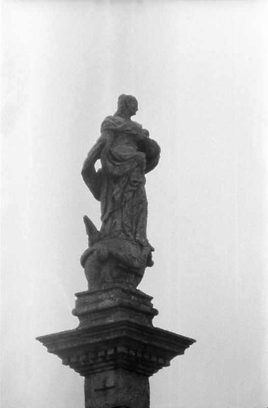 Скульптура “Непорочне зачаття”