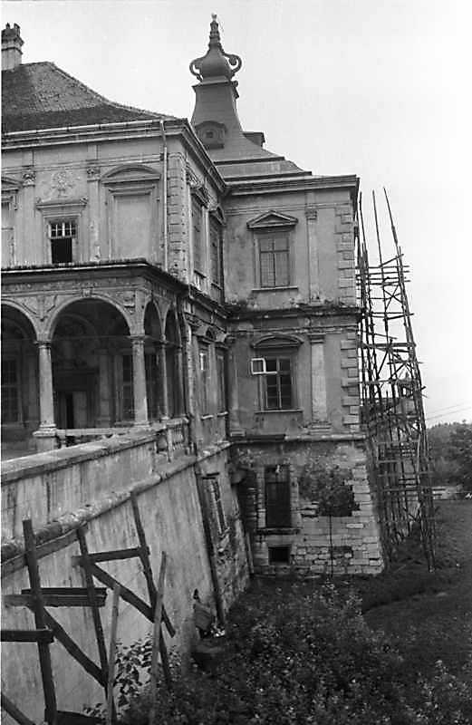 1988 р. Фрагмент палацу,…