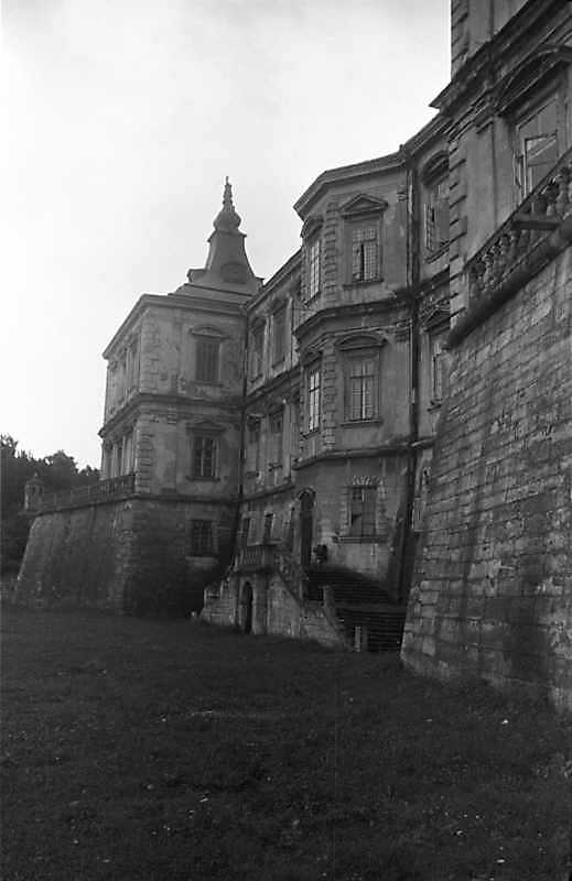 1988 р. Північний фасад у ракурсі.…